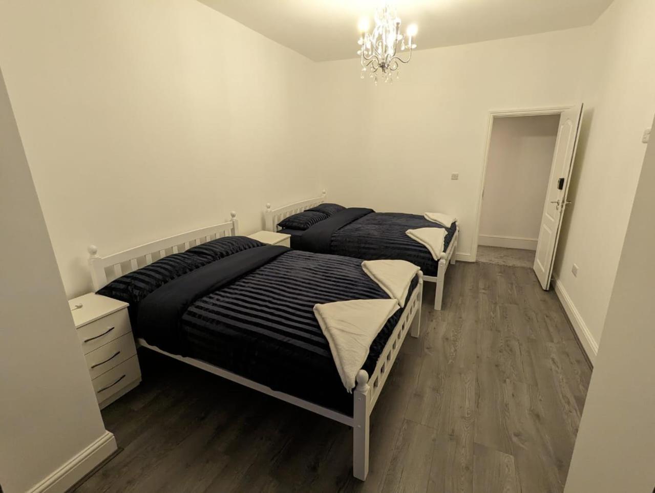 לונדון Rayan'S Lodge Stratford מראה חיצוני תמונה